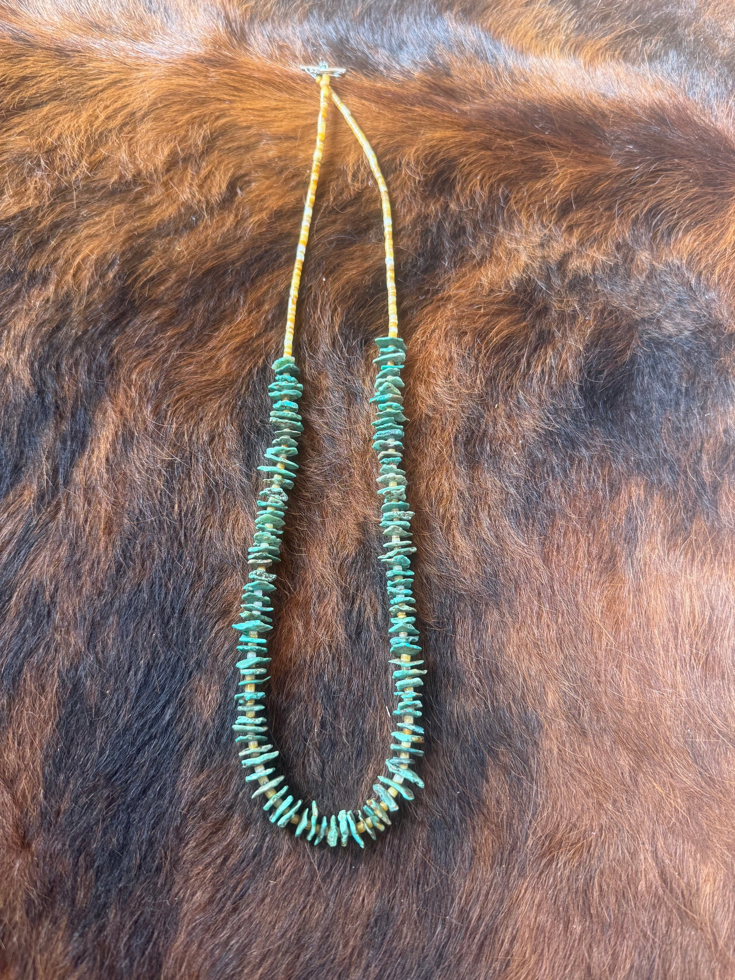 28in chips turquoise necklace